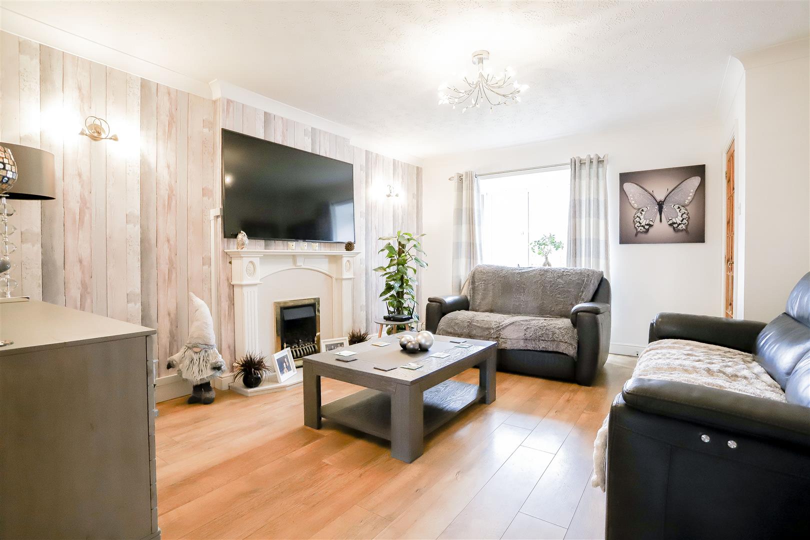 4 Bed Detached House For Sale - Main Image